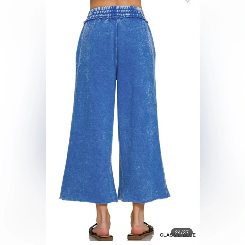 Cute Acid Washed Short Pants - Picture 3 of 3